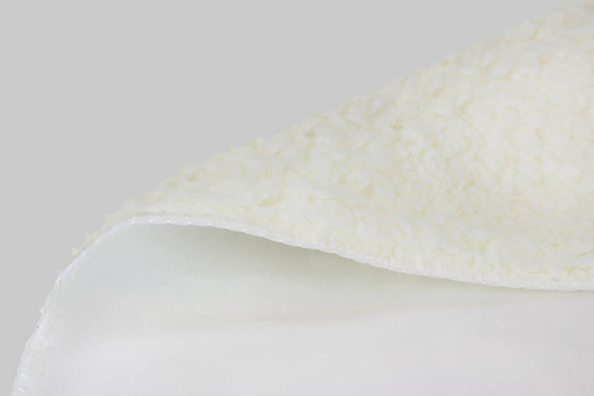 Velvet Sherpa blanket, 150x200cm
white backside, matt white printing side
Weight: 460gsm
Size tolerance: 3%
Oekotex